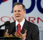 Former Alabama Justice Roy Moore promotes gay marriage ban at Iowa ...