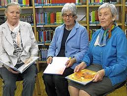 Märchenerzählerinnen (von links): Elke Stenger, Dorothea Sütterlin,Rosemarie Külby. Foto: zVg. Austausch mit Chester. LÖRRACH (BZ).