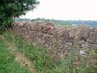 These dry stone walls are made of oolitic limestone (Cotswold stone) and are - via Daymix