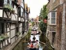 the "chauffeur" needs to have strong muscles to paddle these boats along - via Daymix