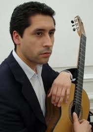 Esteban Espinoza, realizó los estudios de Licenciatura en Ciencias y Artes Musicales e Interpretación Musical, especialidad Guitarra Clásica, dirigido por ... - esteban-espinoza2