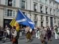 Scots in period costumes in - via Daymix
