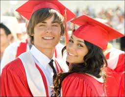 High School Musical 3: Senior Year (2008) Resimler - Sayfa 37 Images?q=tbn:ANd9GcS_9fn6Zfvd67IcllWcyFjOGKOjMJ21lwOQTwM4VxkhEYzQJqw&t=1&usg=__Ww6pkhfKYrwDGzK5vvUuw0ExlrA=