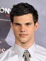 Taylor Lautner (18), Schauspieler, sieht Tom Cruise als sein Vorbild.