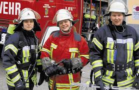 Weibliche Verstärkung für die Waldshuter Feuerwehr (von links): Christiane Gamper, Barbara Hoyer und Irmgard Zepf. Foto: Gerard. WALDSHUT-TIENGEN (rog).