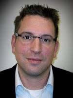 ... bei der DEGEN GmbH communication hat Lorenzo Petagine (Bild rechts). - images?q=tbn:ANd9GcSazd5mW5tkNNAdckMcINoEMdfFahVdTdNlsS1spFSmW9cx3vc1