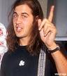 http://4.bp.blogspot.com/_dMXnaFH35Yk/S83Jnej7apI/AAAAAAAAADw/GNfg1So0nlU/s1600/krist-novoselic-200-112008.jpg