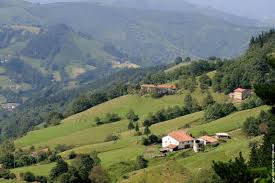 Pays Basque (traditions) Images?q=tbn:ANd9GcSfs8dcAq1YEefAywaX2XoK-aqM6PyHyMtkVCRVSJvbA6IatJIn