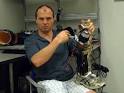 Man with 'bionic' leg to climb Chicago skyscraper