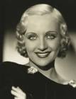 ... in Nothing Sacred (1937) and of Shakespearian actress Maria Tura in To ... - carole-lombard-early-pic1