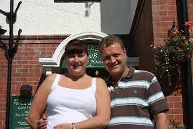 Honeymooners Jackie and Gary – Bild von Whitehaven Guest House ... - honeymooners-jackie-and