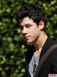 nick jonas Images?q=tbn:ANd9GcSiq355rKSS45FNew5PBZw9Nfi4EhNqNdY2YjQW9bgU-IzyEpXCKQ