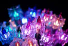 purple christmas lights - via Daymix