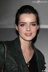 http://static1.purepeople.com/articles/9/28/49/9/%40/195479-roxane-mesquida-a-la-premiere-du-637x0-4.jpg