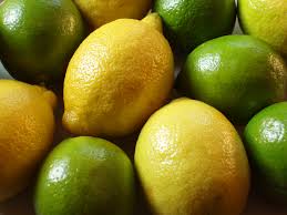 Buah lemon berguna sebagai pembakar lemak yang sangat baik serta penyegar dan minuman antioksidan