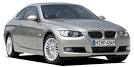 voiture dans un champ
