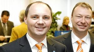 <b>...</b> neben ihm der zweite Vorstand <b>Thomas Stolper</b>. Foto: Henrik Bode. Anzeige - 20120116-neues-vorstandsmitglied-voba-wendeburg