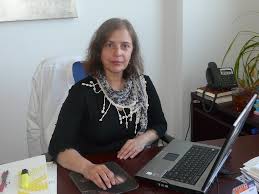  la profesora Ana Paula Zaderenko 