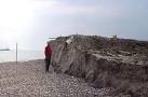 TQ9883 : Artificial island, Thames estuary, south side looking west - via Daymix