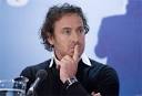 http://stuffdutchpeoplelike.files.wordpress.com/2012/03/marco-borsato-op-rand-van-afgrond_5_460x0.jpg