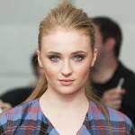 SOPHIE TURNER - Taringa!