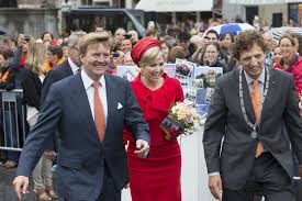 Goes Mayor Rene Verhulst Photos - Zimbio - Goes+Mayor+Rene+Verhulst+King+Willem+Alexander+bXc6tD6-ktPx