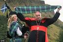 Cardinal calls upon Christians to wear cross with pride