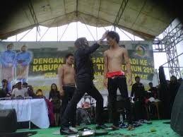 Atraksi Master Limbad Gagal, Satu Warga Terluka Terkena Pisau ...