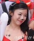 고양이녀 검은색 코와 수염을