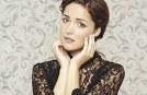 http://screencrave.frsucrave.netdna-cdn.com/wp-content/uploads/2010/05/rose-byrne-24-5-10-kc.jpg