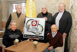 Rolf Schädle (von links), Manfred Benkendorf, Alfred Gambach, Peter Bromann und Werner Hempel nehmen im PC- und Online-Treff Kleiner Heuberg auch 2012 ...