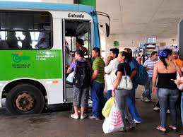 61% dos usu&aacute;rios consideram o transporte coletivo do DF p&eacute;ssimo ...