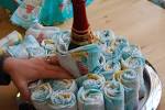 how to make diaper cakes