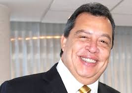 El gobernador del estado de Guerrero, Angel Aguirre Rivero, admitió hoy que ante la falta de confianza en la policía municipal pobladores se organizan para ... - El-gobernador-del-estado-de-Guerrero-Angel-Aguirre-Rivero