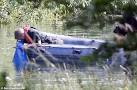 Father drowns after leaping into River Thames to save his daughter ...
