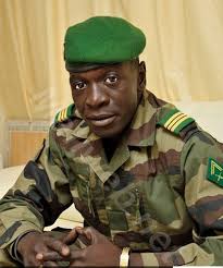 Très peu de maliens le connaissaient avant cette triste date du 22 Mars. Mais aujourd&#39;hui, le Capitaine Amadou Haya Sanogo, rentré par effraction dans ... - Capitaine-Amadou-Haya-Sanogo