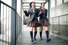 jk 校内　画像|校内を歩く女子高校生の写真素材 [FYI01220932] | ストック ...