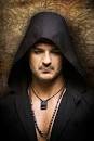 away from Ricardo Arjona's