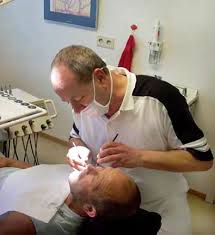 Zahnarztpraxis Dr. Jürgen Gaus - Arzt