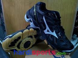 harga sepatu mizuno wave lightning 7 original - The Pretender Lives