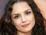 http://www.wallpaperextreme.com/Celebrities/Rachael-Leigh-Cook/Rachael-Leigh-Cook-16.JPG