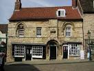Arguably the oldest vernacular architecture in Lincoln, Jew's House dates - via Daymix