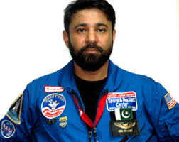 Syed Asifuddin, like thousands of others fascinated by the dark space beyond blue skies, dreamt of becoming an astronaut or a space scientist. - 2906