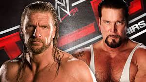 Pronostique PPV WWE TLC:Triple H vs Kevin Nash (Ladder Match, avec le Sledgehammer au dessus du ring) Images?q=tbn:ANd9GcTMQwvCfZglRatpbR3-zDazoUAQyZKB7lypwmt6mErreuQcmZag6A