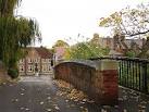 Aristotle Lane crosses the Oxford Canal. Traffic over the narrow bridge is - via Daymix