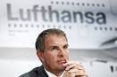 Lufthansa Passage-Vorstand Carsten Spohr verkündet die Pläne. Foto: dpa - media.media.b3eb1024-91af-4e02-bcf3-7142ae9eda7d.normalized