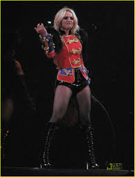 Full Sized Photo of britney spears circus tour 18 | Britney Spears ... - britney-spears-circus-tour-18