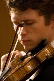 Juli um 17 Uhr gibt der talentierte Violinist Simon Streuff im großen Saal des Schloss Landestrost das Programm seines Diplomkonzertes zum Besten.