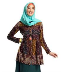 21 Model Baju Batik Muslimah Modern Terbaru