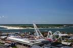 view ferris wheel in Ocean - via Daymix